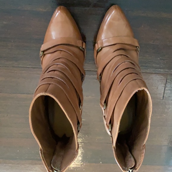 Boutique 9 Btsiaka Bootie - Picture 5 of 6